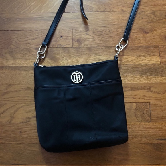 Tommy Hilfiger crossbody bag - Picture 2 of 4